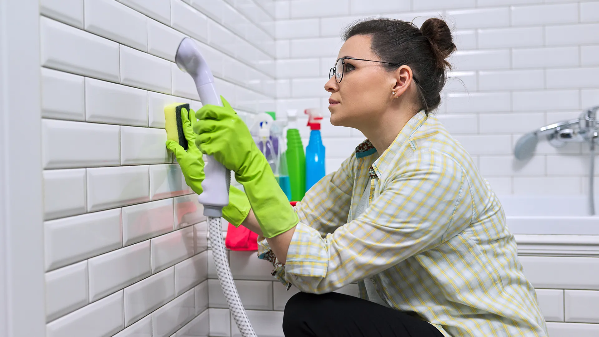 Cleaning Mold and Mildew In Your Bathroom